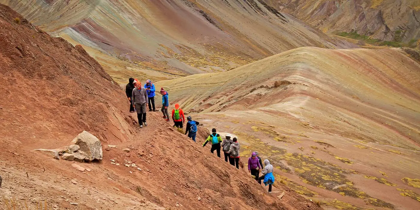 Palcoyo Montaña Arco Iris día completo